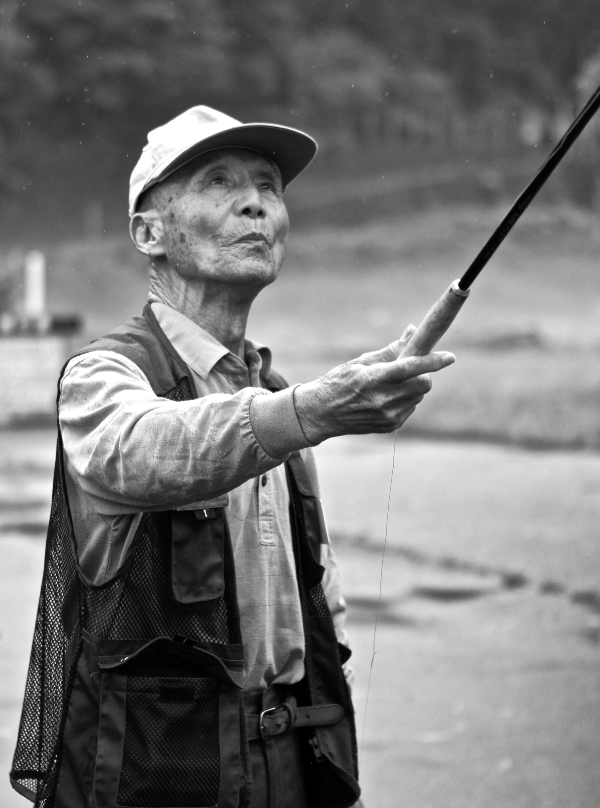 Tenkara Usa a man with rod.